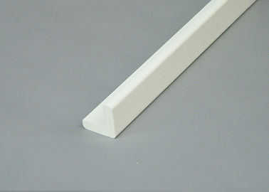 Fuori della disposizione regolare d'angolo del PVC che modella con la lunghezza su misura, a prova di termite