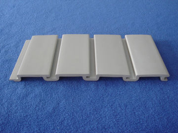 Pannelli del PVC Slatwall di Taupe della stanza di lavanderia, esposizione del bordo della stecca del PVC