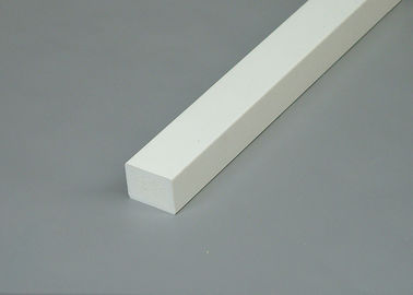 I bordi a prova d'umidità bianchi di 3/4 x 1 del PVC della disposizione di disposizione del modanatura/PVC per la casa