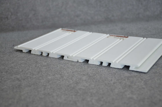 Prezzo buono Profili decorativi dell'estrusione del modanatura della disposizione del bagno del tavolato impermeabile della parete in linea