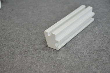 Prezzo buono Bordi decorativi variopinti della formazione per estrusione del vinile del davanzale dello strato di plastica di Mosing in linea