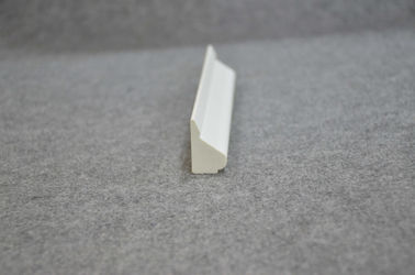 Prezzo buono modanatura della disposizione del PVC dello strato del cappuccio basso di 17mm x di 28mm per la parete interna su misura in linea