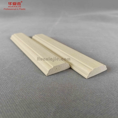 Prezzo buono Modanatura di legno su misura della battiscopa della disposizione del PVC per la decorazione del pannello di parete in linea