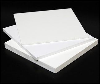 Prezzo buono Isolamento bianco del bordo del PVC del negozio imputrescibile di 10mm/bordo della schiuma per decorativo in linea