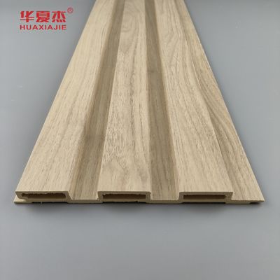 Prezzo buono Anti graffi Natura Legno Wpc Pannello da parete Decorazione esterna Pannello Wpc laminato Fluted Board in linea