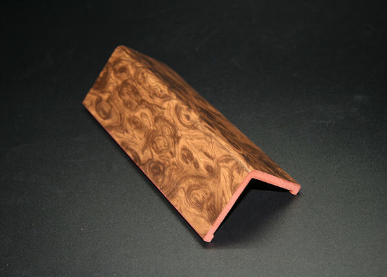 Prezzo buono I profili impermeabili dell'estrusione del PVC di Coloful/hanno graffiato il profilo del PVC per dell'interno in linea