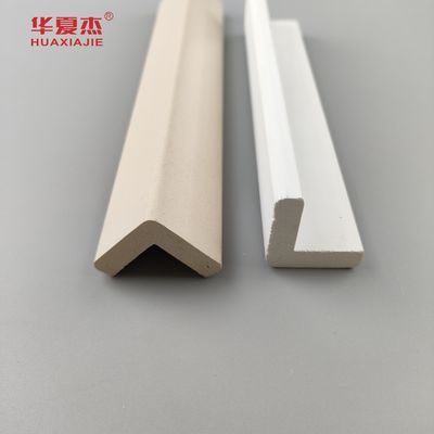 Prezzo buono Abbellite senza sforzo il vostro interno con modellazione di rivestimento in PVC e superficie liscia in linea