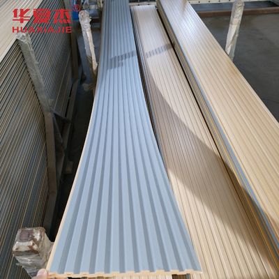 Prezzo buono Pannello murale scanalato in WPC con superficie blu, pannelli in WPC di alta qualità per la decorazione di interni in linea