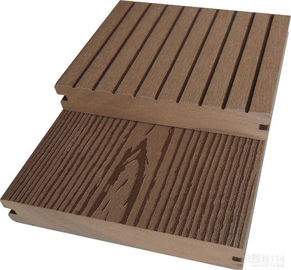 Prezzo buono Tavolati del legno composito solido 140mm x 25mm della schiuma di Decking di Wpc in linea