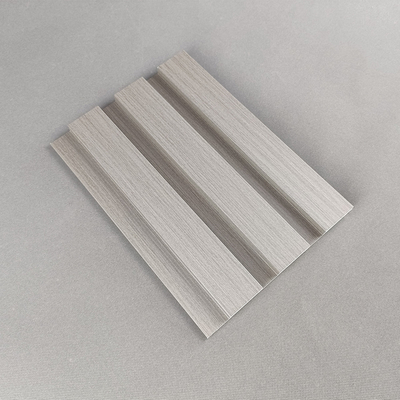 La prova dell'acqua ha scanalato il pannello di parete di Wpc ha laminato il colore di legno per dell'interno interno