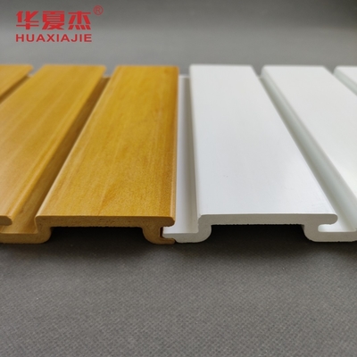 PVC laminato/di legno Slatwall del grano riveste il multi colore di pannelli a prova di fuoco