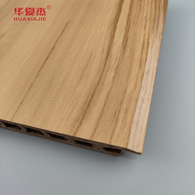 2024 New Design Sliver Luxury Pattern / Nature Woodgrain Wpc Panels per la decorazione delle pareti