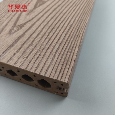 Piastrelle anti-UV per pavimentazione in legno Wpc per pavimentazione esterna Co-estruso pavimento cavo