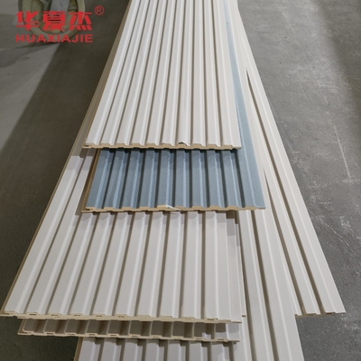 Strati compositi di plastica di legno del rivestimento della parete del bagno, rivestimento di plastica della decorazione per i soffitti