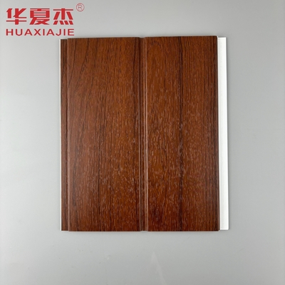pannello di parete in pvc a forma di U pannello di soffitto in pvc a prova di umidità in legno rosso per la decorazione del soggiorno domestico
