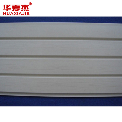 300mm x 17mm pannelli di PVC Slatwall l'adattamento perfetto per la resistenza agli urti e l'organizzazione del muro del garage