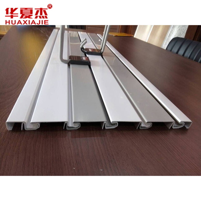 Eccellente resistenza all'umidità pannelli di PVC Slatwall facile installazione superficie liscia è liscia