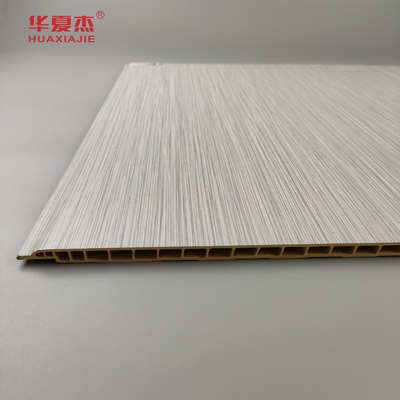 Processo di coestrusione pannello murario composito legno-plastico facile da installare e a bassa manutenzione