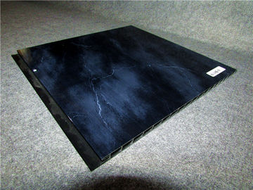 Prezzo buono La parete nera del PVC profila la striscia decorativa di timbratura calda del rivestimento della parete in linea