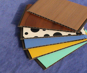 Prezzo buono Pannelli per soffitti di plastica laminati di goccia per il balcone 1.5-4kg/Sqm in linea