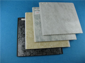 Prezzo buono Riscaldi la timbratura dei pannelli per soffitti del PVC di goccia dimensione Soncap di 8mm x di 250mm DIY in linea