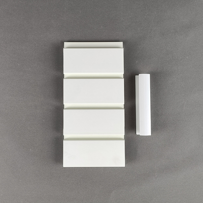 Decorazione dei negozi dei pannelli del PVC Slatwall dell'isolamento del supermercato di Huaxiajie