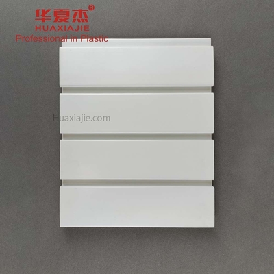 Prezzo buono Alto pannello lucido liscio del PVC Slatwall per l'interno domestico in linea