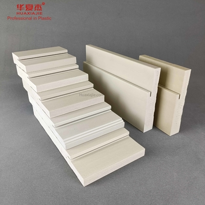 Prezzo buono Stipite di legno della struttura di porta del PVC WPC di progettazione fuori della venatura del legno della porta 53mm*8mm in linea