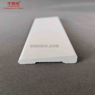 Prezzo buono Alto modanatura interno lucido della disposizione del PVC per la decorazione dell'interno 53mm*8mm in linea