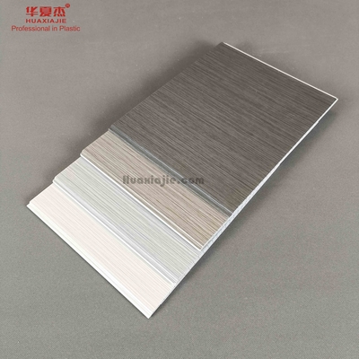 Prezzo buono Facile installi il pannello per soffitti espulso del PVC per la decorazione 250mmx8mm a prova d'umidità in linea