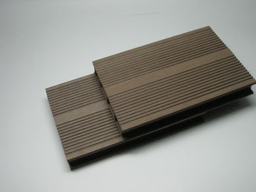 Prezzo buono Bordi compositi riciclati all'aperto di Decking della Legno-plastica della pavimentazione di Decking di WPC in linea