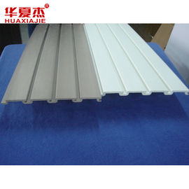 Prezzo buono Lo stoccaggio Slatwall del garage della materia plastica di Lowes riveste la combinazione di pannelli Slatwall in linea
