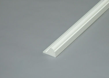 Prezzo buono Strato A prova di UV della schiuma del PVC di 10ft, modanature bianchi del PVC del vinile del cappuccio basso per la casa in linea