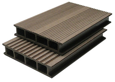 Prezzo buono Il Decking composito anticorrosivo di WPC per il caffè scanala il Decking di WPC in linea