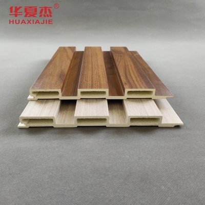 Prezzo buono Pannelli Wpc impermeabili per la decorazione alberghiera Pannelli Wpc scanalati con venature del legno laminato con lunghezza di 2,9 m / 3 m / personalizzata in linea