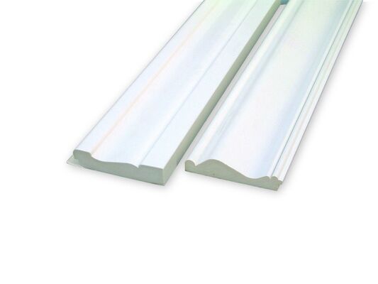 Prezzo buono Modellazione in PVC bianca superficie liscia all'interno ideale per coprire le lacune e creare transizioni senza soluzione di continuità tra le superfici in linea