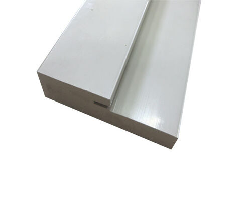 Prezzo buono Facile da installare telaio di porta in WPC con finitura superficiale strutturata resistente ai danni ambientali In linea