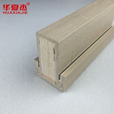 Qualità Cornice di porta in WPC impermeabile e resistente a lungo termine con modello di grano di legno per uso interno ed esterno Fabbrica
