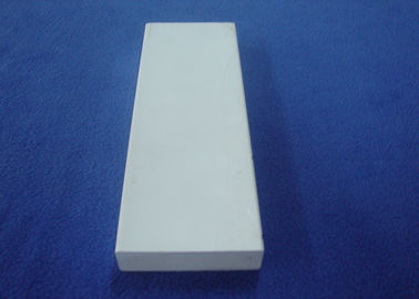 Prezzo buono Il vinile bianco venatura del legno decorativa dei modanature del PVC di 5/4 x 4 ha impresso la plancia della disposizione del PVC in linea