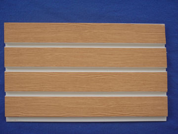Prezzo buono Quadri comandi cellulari lisci del PVC Slatwall del grano di legno con tempo di lunga vita in linea