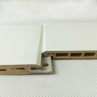Prezzo buono Spessore laminato bianco interno di larghezza X 9mm di colore 600mm del pannello di parete di Wpc in linea