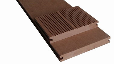 Prezzo buono Plance della pavimentazione costruite Decking composito all'aperto solido di WPC WPC in linea